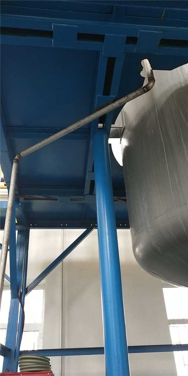 钻井二公司熟化罐工艺管道安装